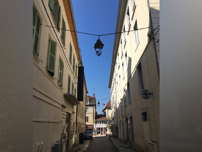 Eclairage d'une rue étroite ballosi-marguet